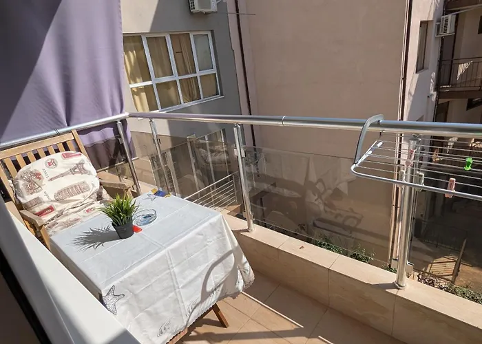 Riviera In By Flat Mаnager 拉夫达